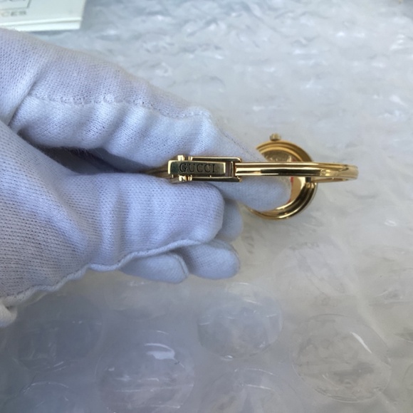 Vintage Gucci 11/12.2 Interchangeable Bezel Watch Near Mint Preowned Condition - Picture 10 of 16